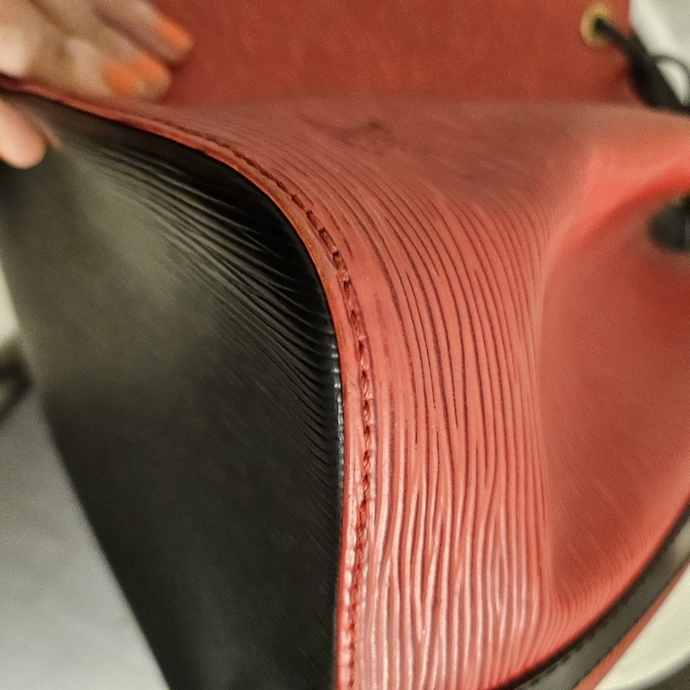Louis Vuitton Epi Noe Red Bucket Bag - Picture 8 of 15
